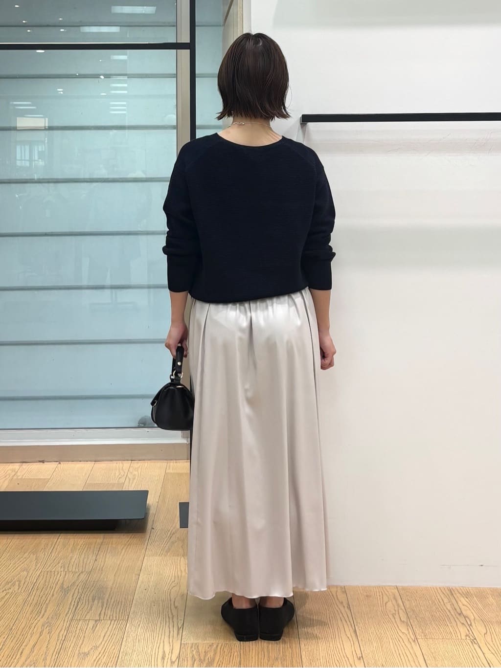asamiさんの「INDIVI｜【ウール混ラメ素材】Vネック煌めきニット」を使ったコーディネート