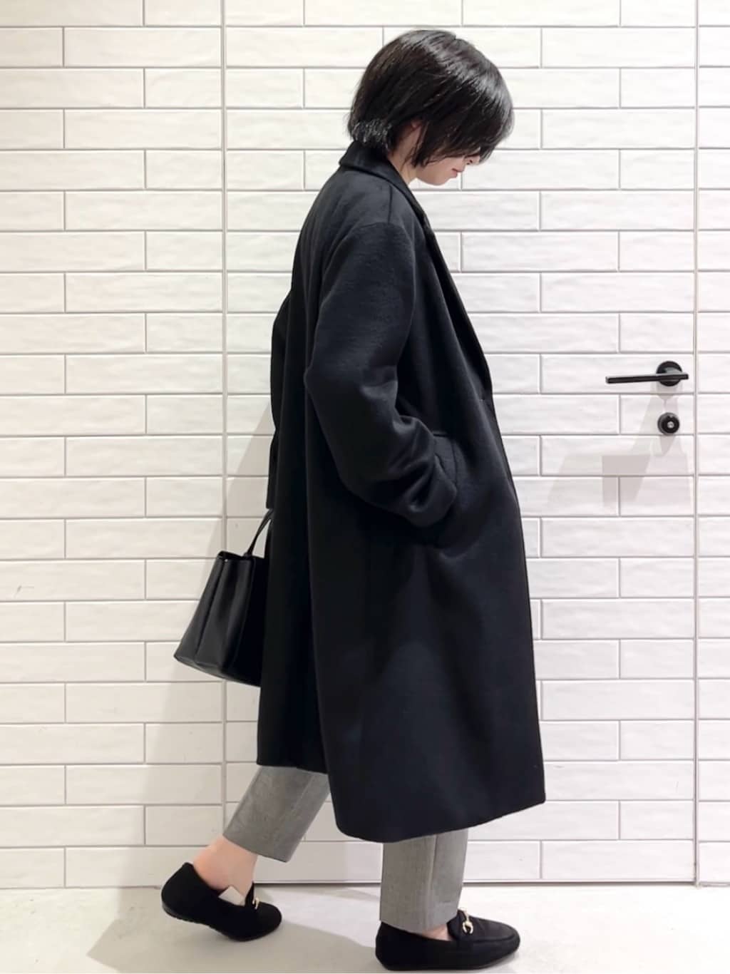 しおりさんの「OPAQUE.CLIP｜カシミヤブレンドウールチェスターコート」を使ったコーディネート