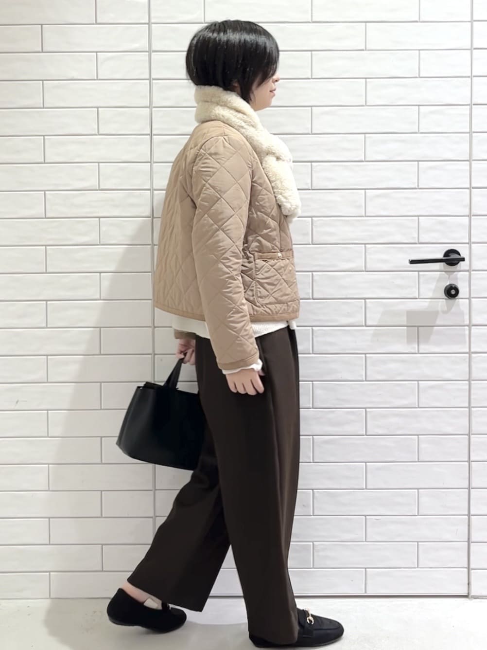 しおりさんの「OPAQUE.CLIP｜ペプラムニット【洗濯機OK】」を使ったコーディネート