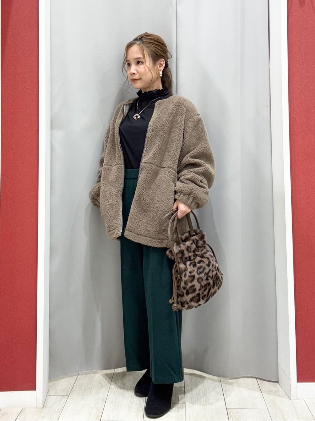 shioさんの「SHOO･LA･RUE｜【洗濯機可/S-LL】きちんと見えする あったか裏起毛ガウチョパンツ」を使ったコーディネート