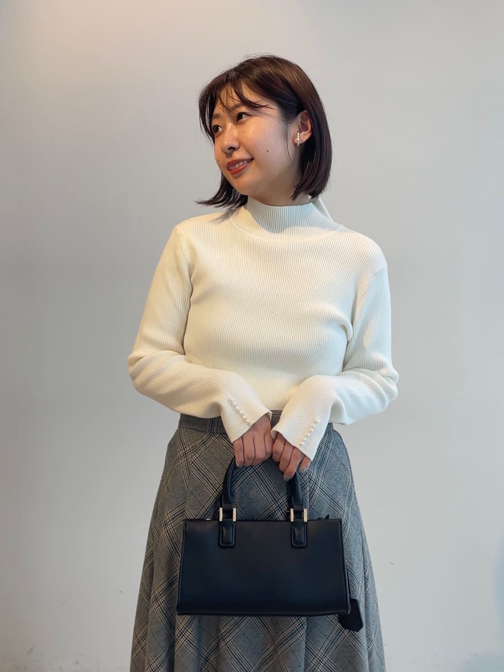 abeさんの「Couture brooch｜【通勤・大人可愛い】TRチェックスカート」を使ったコーディネート