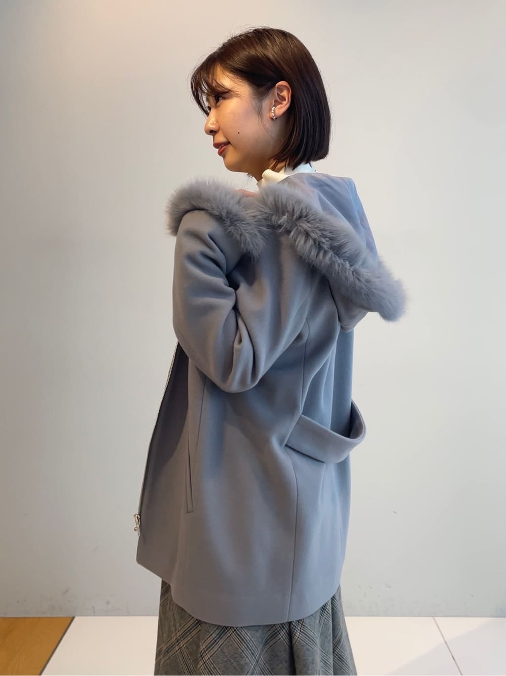 abeさんの「Couture brooch｜【通勤・大人可愛い】TRチェックスカート」を使ったコーディネート