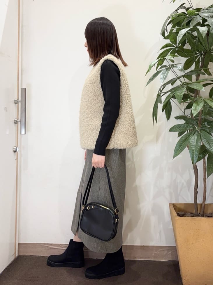 宗形さんの「SHOO･LA･RUE｜ふわふわファーベスト」を使ったコーディネート