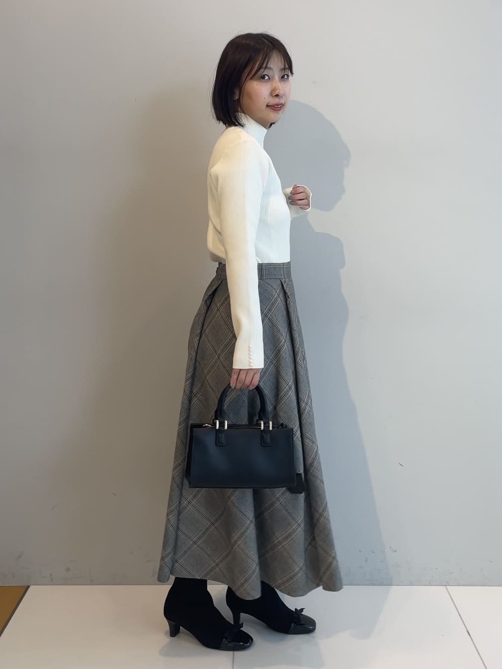 abeさんの「Couture brooch｜【通勤・大人可愛い】TRチェックスカート」を使ったコーディネート