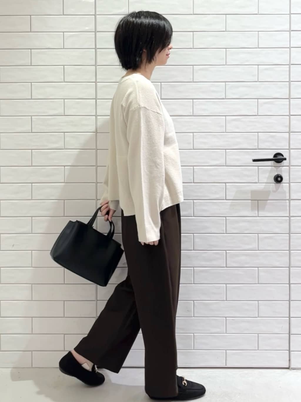 しおりさんの「OPAQUE.CLIP｜ペプラムニット【洗濯機OK】」を使ったコーディネート