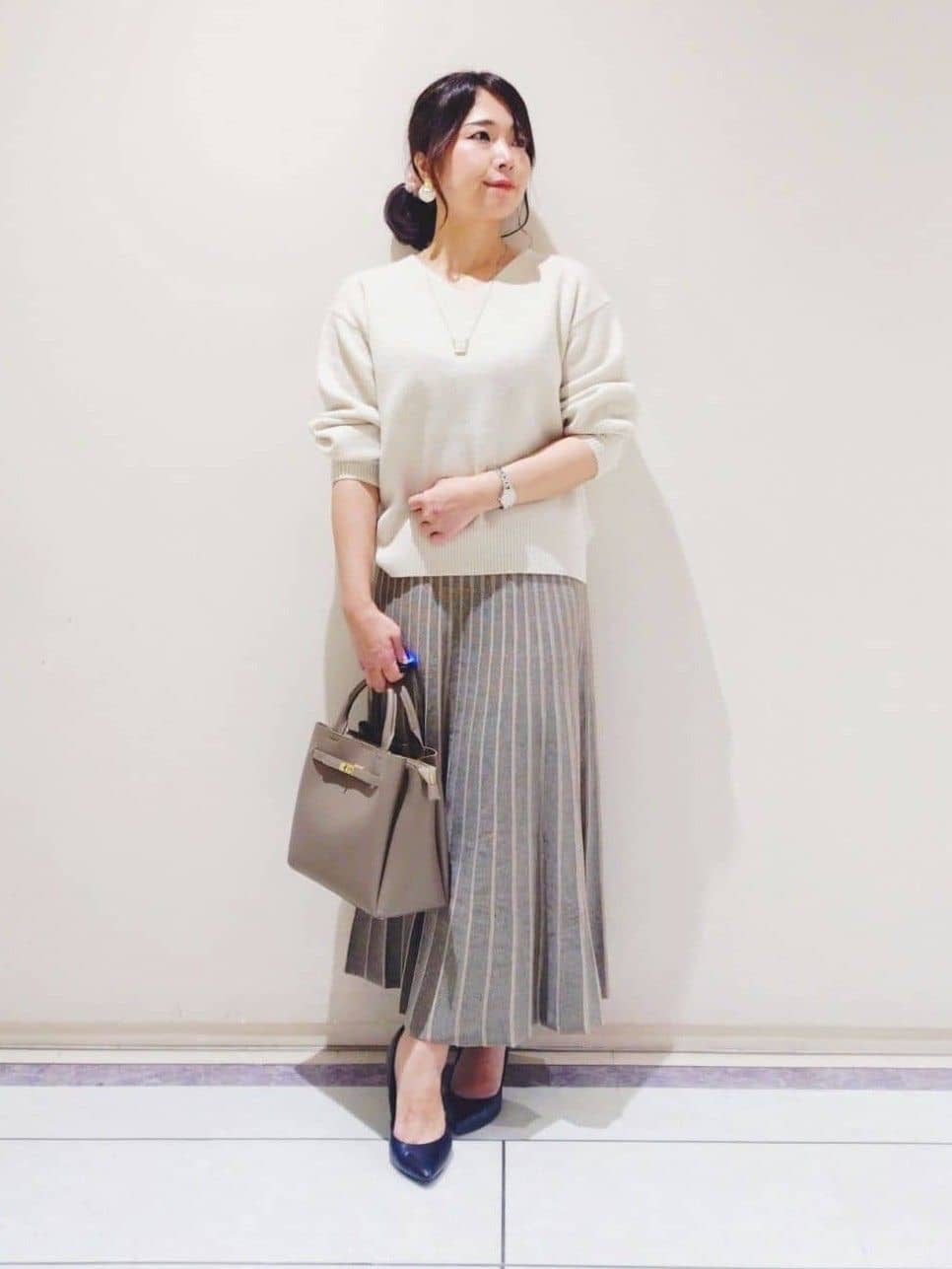 TOMOMIさんの「INDIVI｜スクエアトップロングネックレス」を使ったコーディネート
