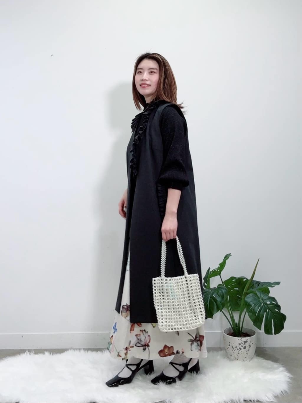 Suma Una本部スタッフさんの「SunaUna｜【COLLECTION LINE】フリルスリーブレスジレ」を使ったコーディネート