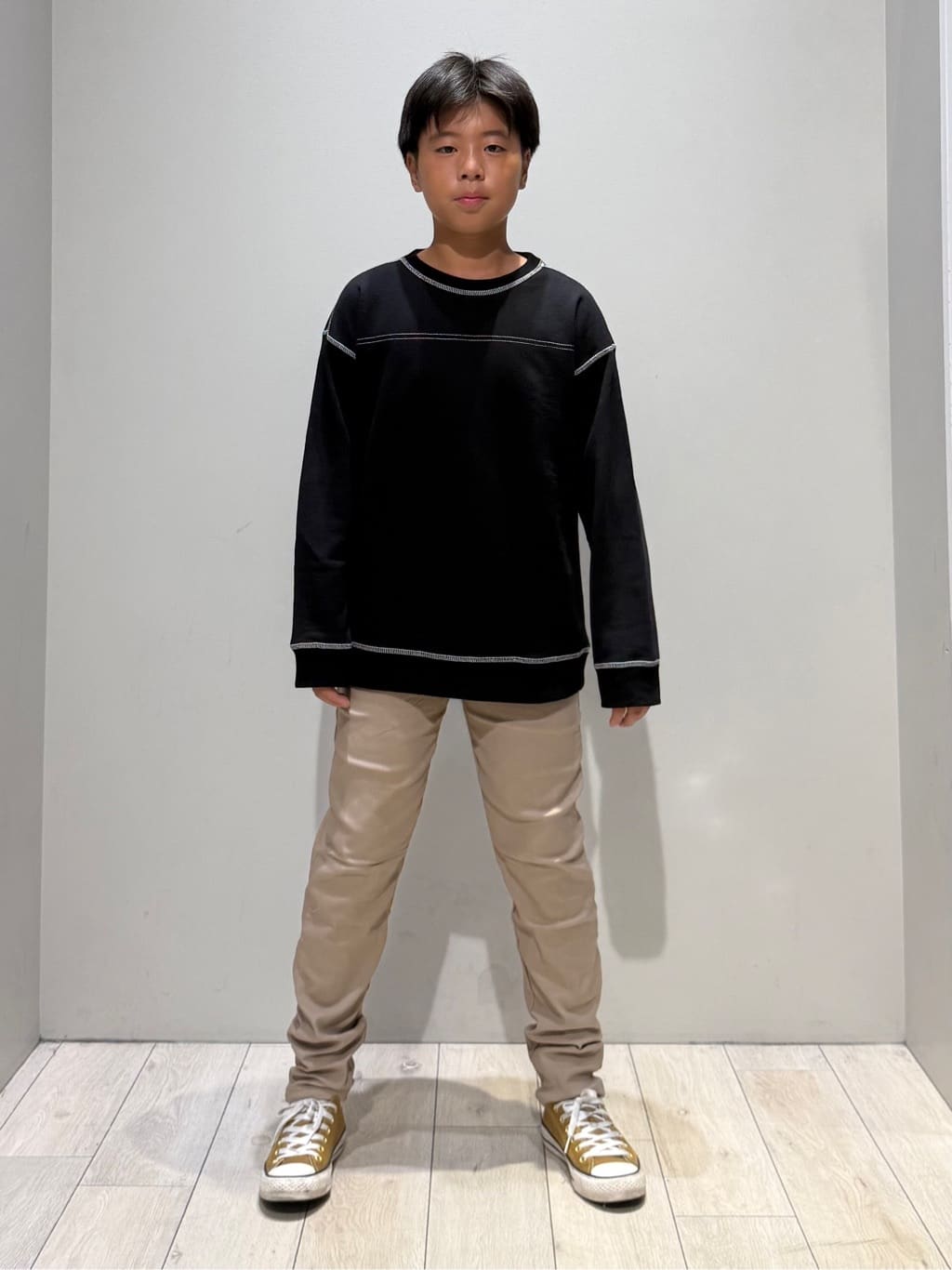 kuboさんの「THE SHOP TK｜【110-160】カラーロック裏毛プルオーバー」を使ったコーディネート