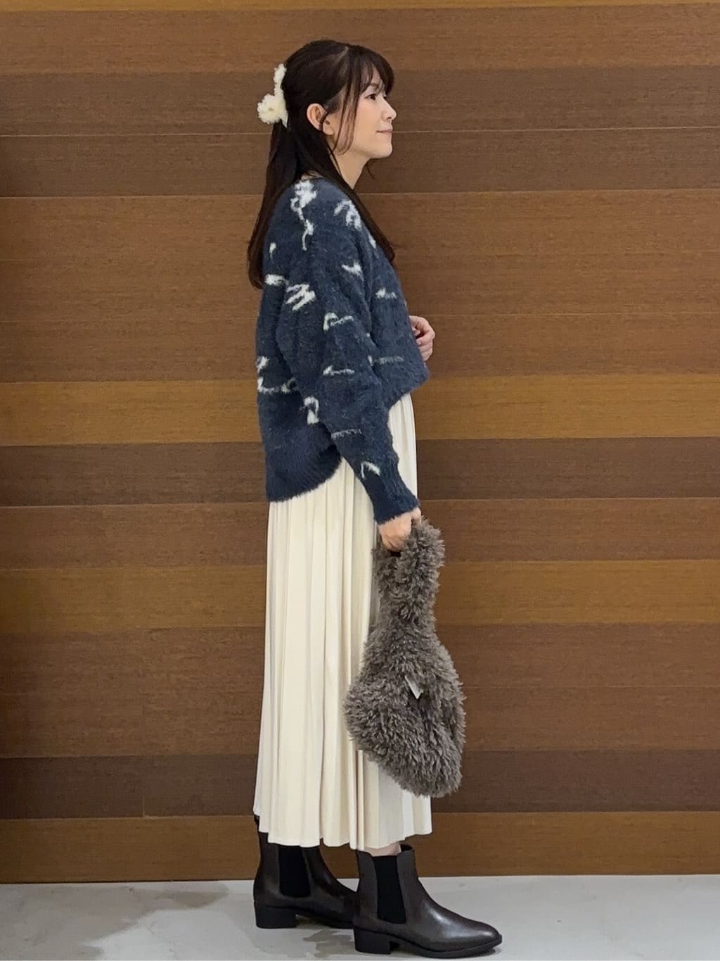 まみさんの「OPAQUE.CLIP｜アート柄シャギーニット【洗濯機OK】」を使ったコーディネート
