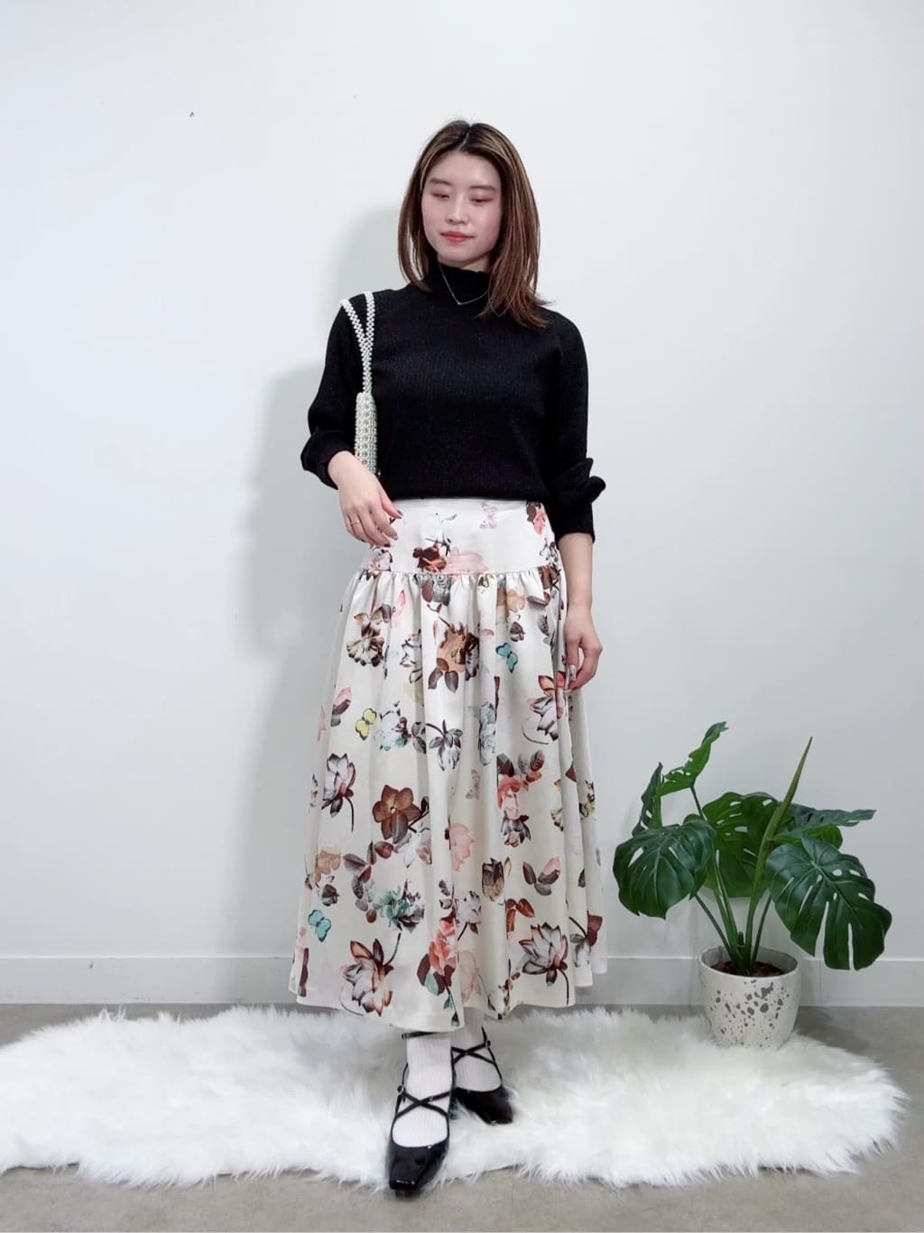 Suma Una本部スタッフさんの「SunaUna｜◆【COLLECTION LINE】フリルラメニット」を使ったコーディネート