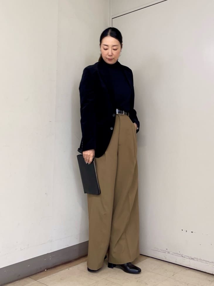 iwさんの「TAKEO KIKUCHI｜【Sサイズ～】ストレッチコーデュロイ ジャケット」を使ったコーディネート