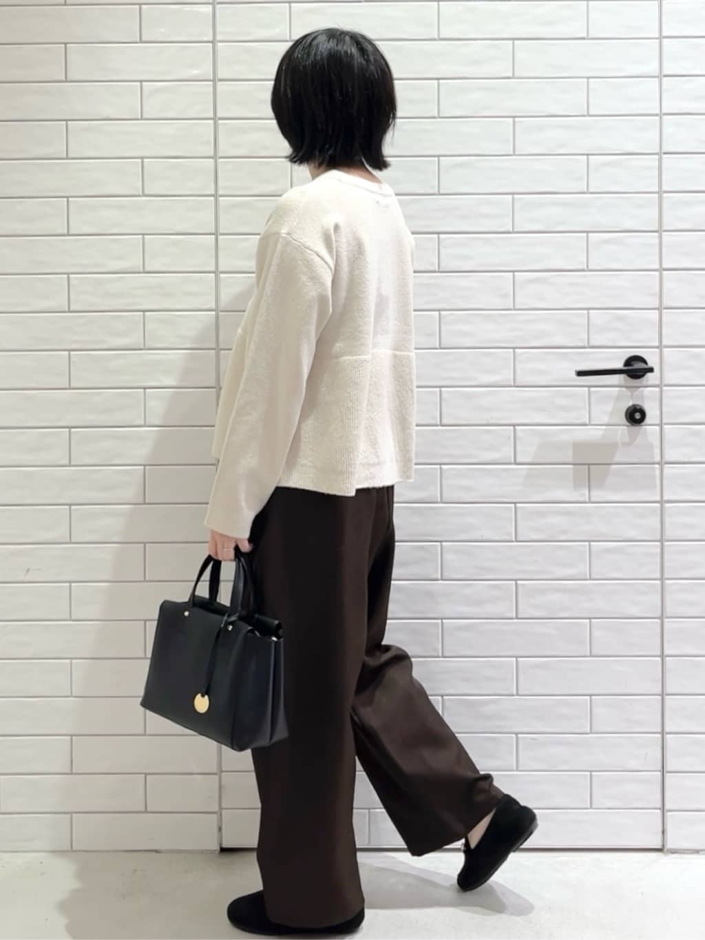 しおりさんの「OPAQUE.CLIP｜ペプラムニット【洗濯機OK】」を使ったコーディネート