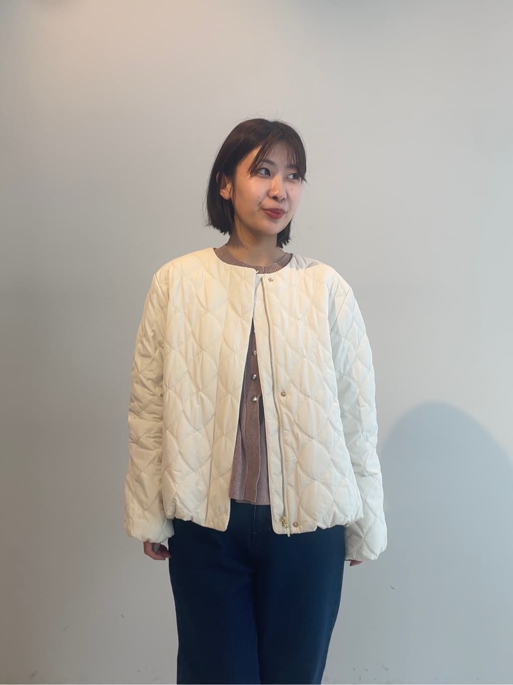 abeさんの「Couture brooch｜【撥水・大人可愛い】リボンキルティングジャケット」を使ったコーディネート