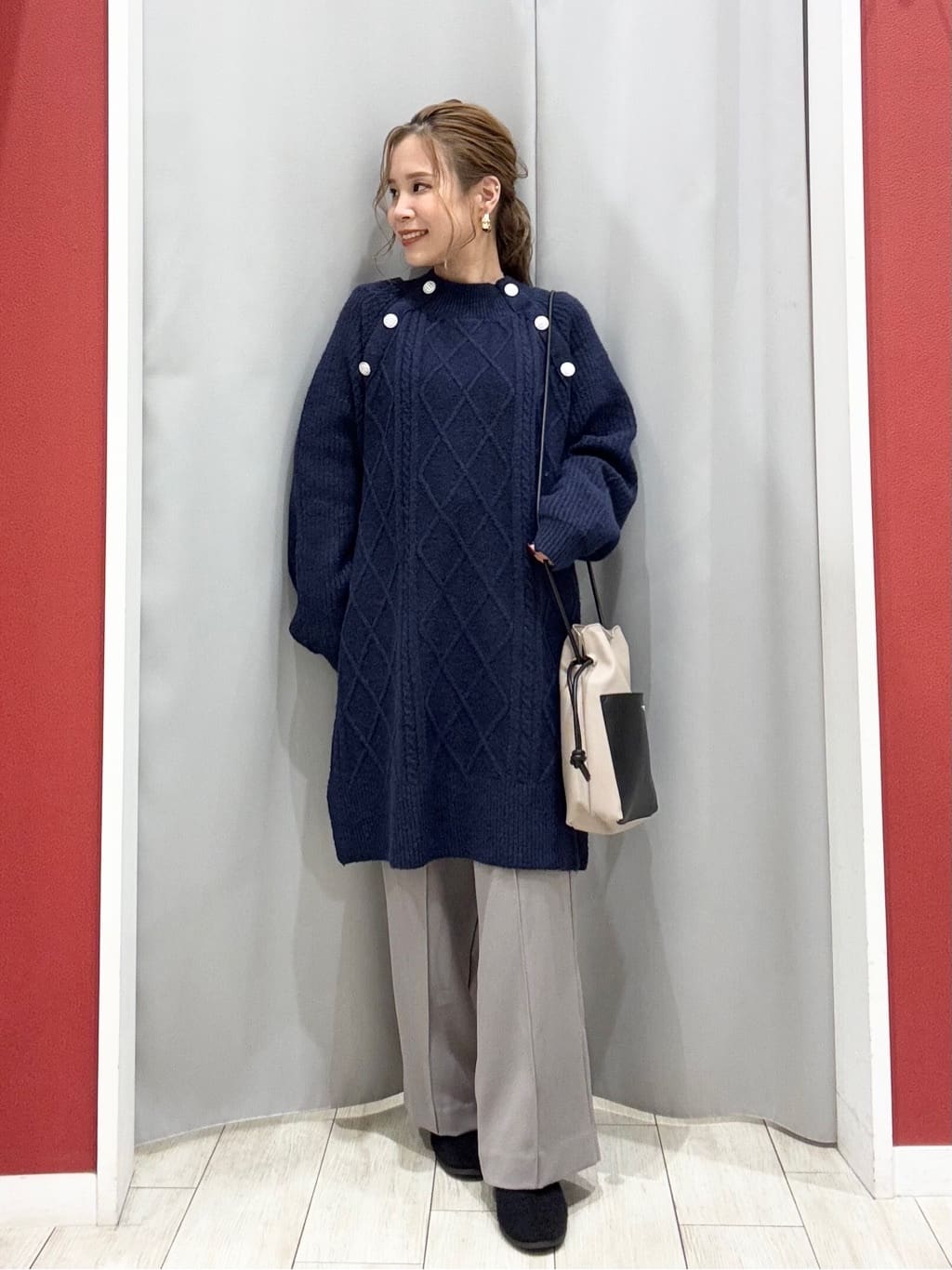 shioさんの「SHOO･LA･RUE｜【着丈選べる】ケーブル柄ニットワンピース」を使ったコーディネート