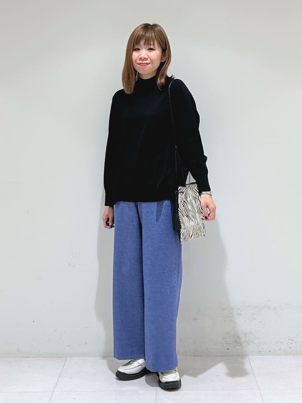 tsuyuさんの「INDIVI｜【洗える／毛玉になりにくい】エクストラファインウール ハイネックニット」を使ったコーディネート