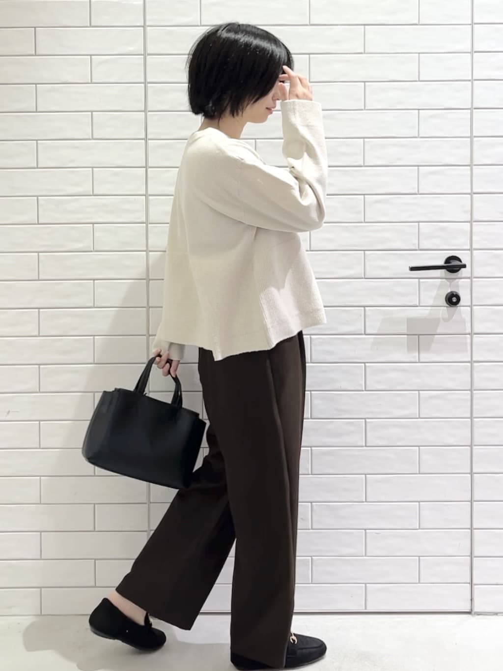 しおりさんの「OPAQUE.CLIP｜ペプラムニット【洗濯機OK】」を使ったコーディネート