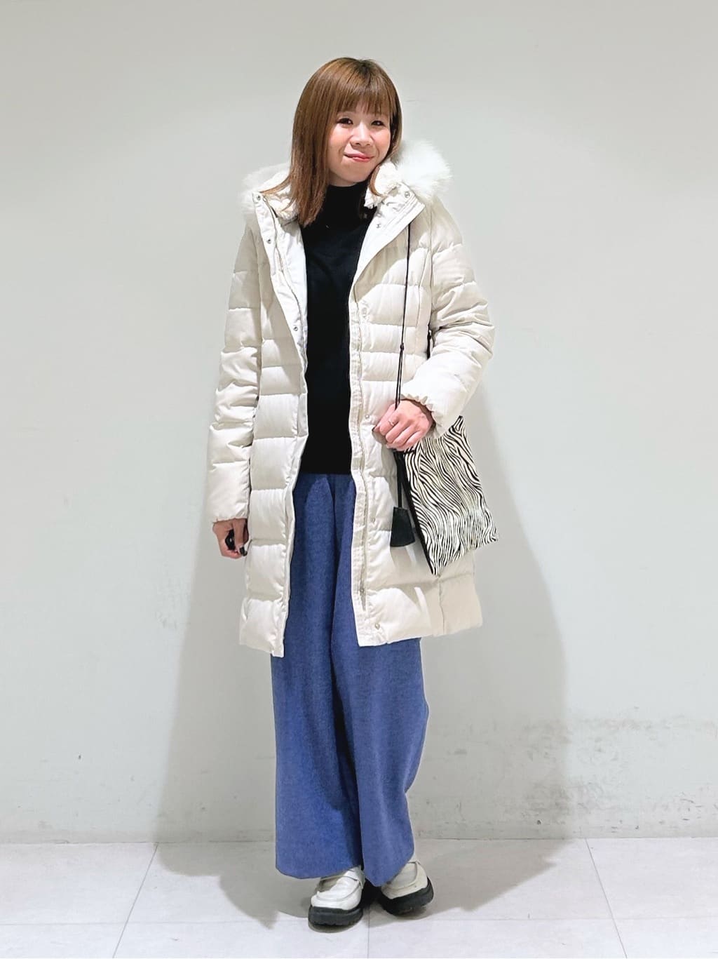 tsuyuさんの「INDIVI｜【洗える／毛玉になりにくい】エクストラファインウール ハイネックニット」を使ったコーディネート