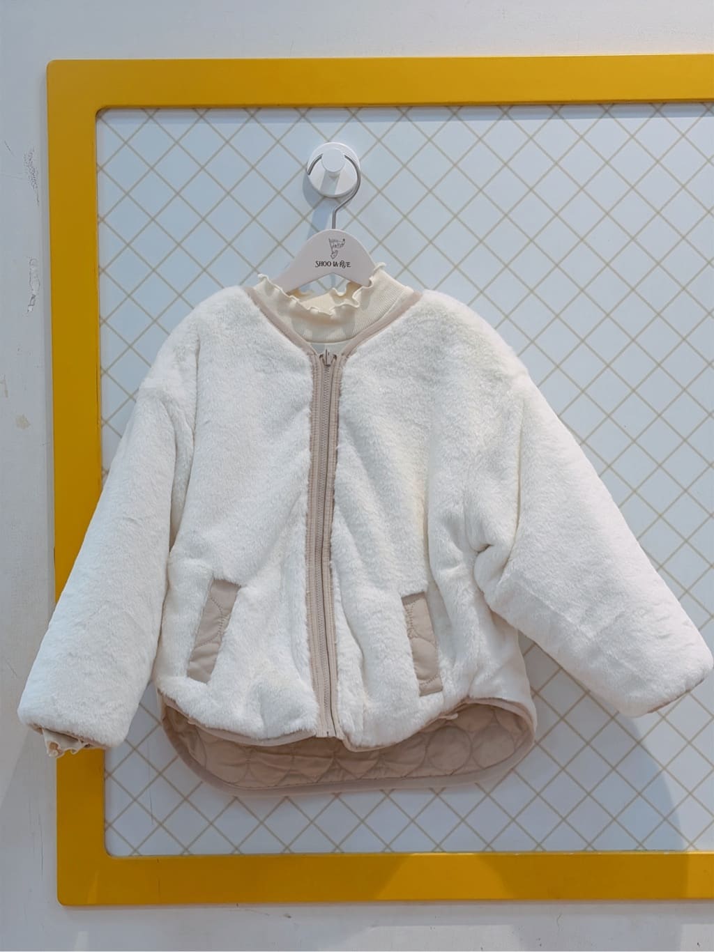 蒼さんの「SHOO･LA･RUE｜【100-150cm/撥水】キルト&times;ファーリバーシブルブルゾン」を使ったコーディネート