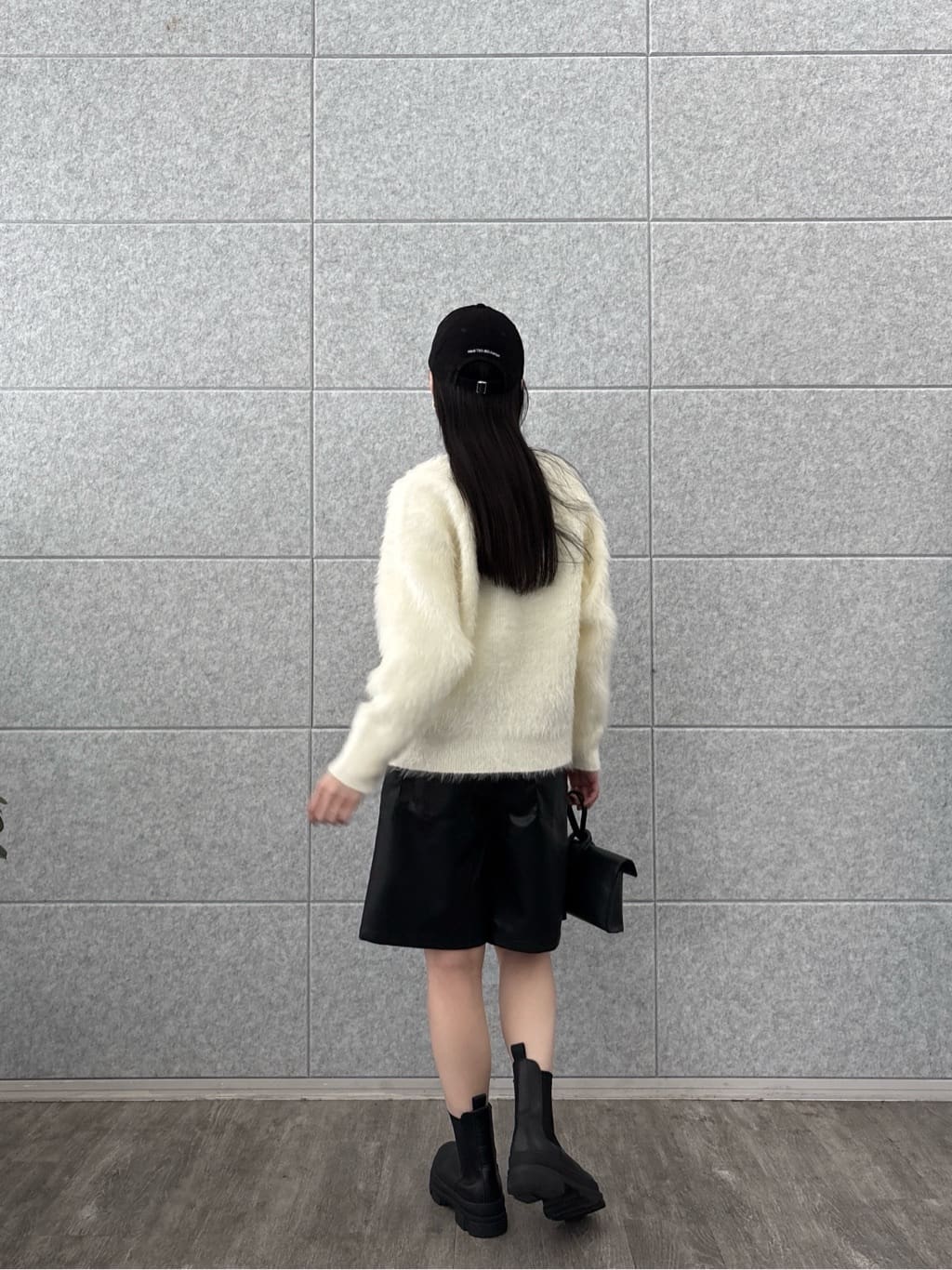 ひなさんの「INDIVI｜カットアウトカットソー」を使ったコーディネート