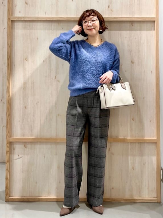 nakoさんの「THE SHOP TK｜【華やかで柔らか】ふわふわフェザーニット/洗える・前後2WAY」を使ったコーディネート