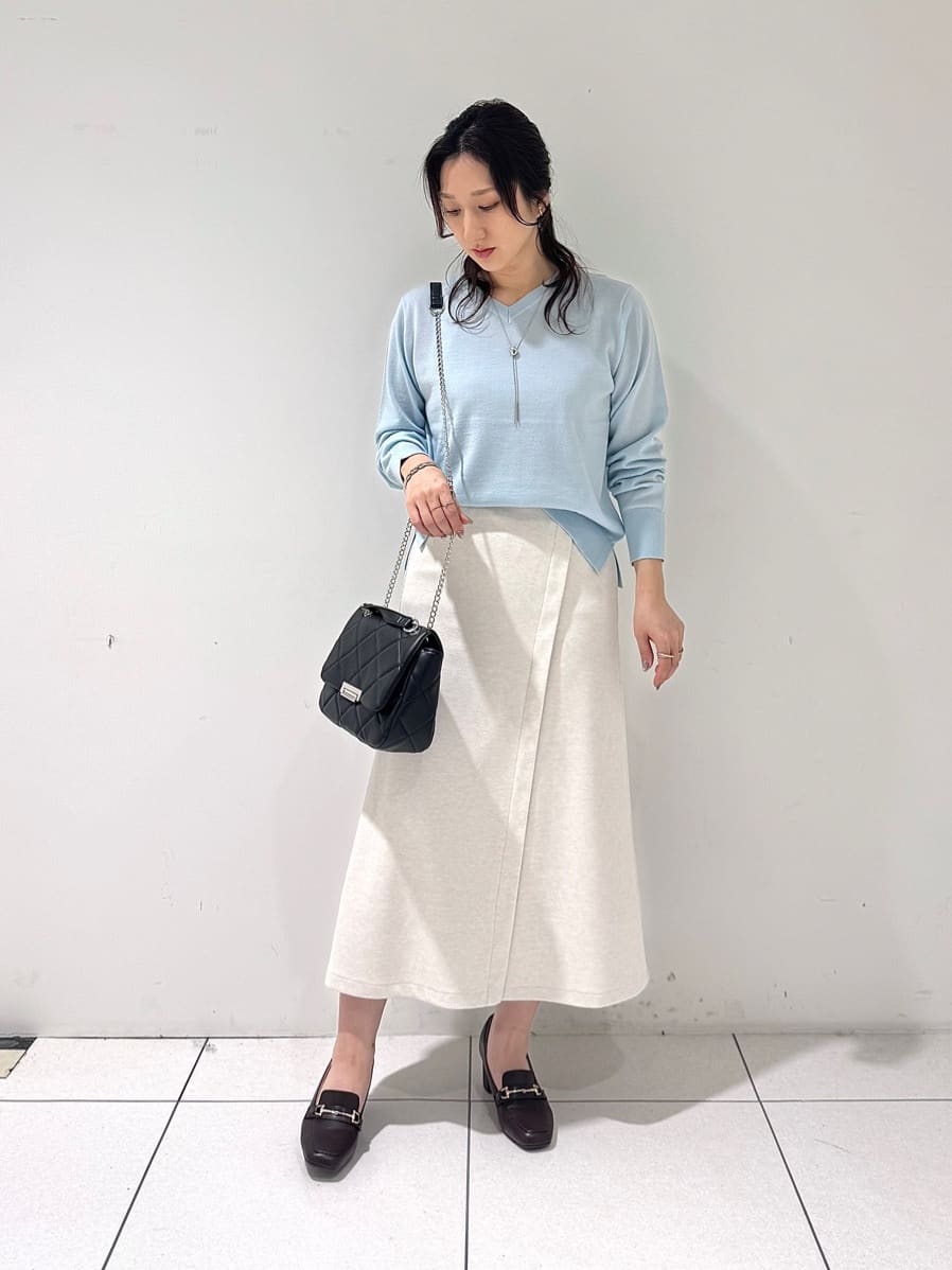 そんさんの「INDIVI｜【洗える／毛玉になりにくい】エクストラファインウール Vネックニット」を使ったコーディネート