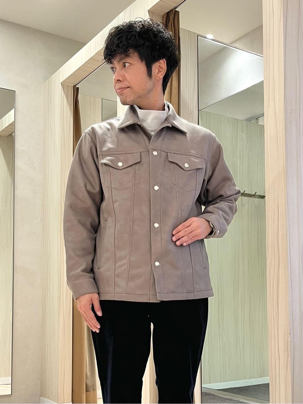 URAさんの「TAKEO KIKUCHI｜【Sサイズ～】ウォーム ミラノリブ オフネック プルオーバー」を使ったコーディネート