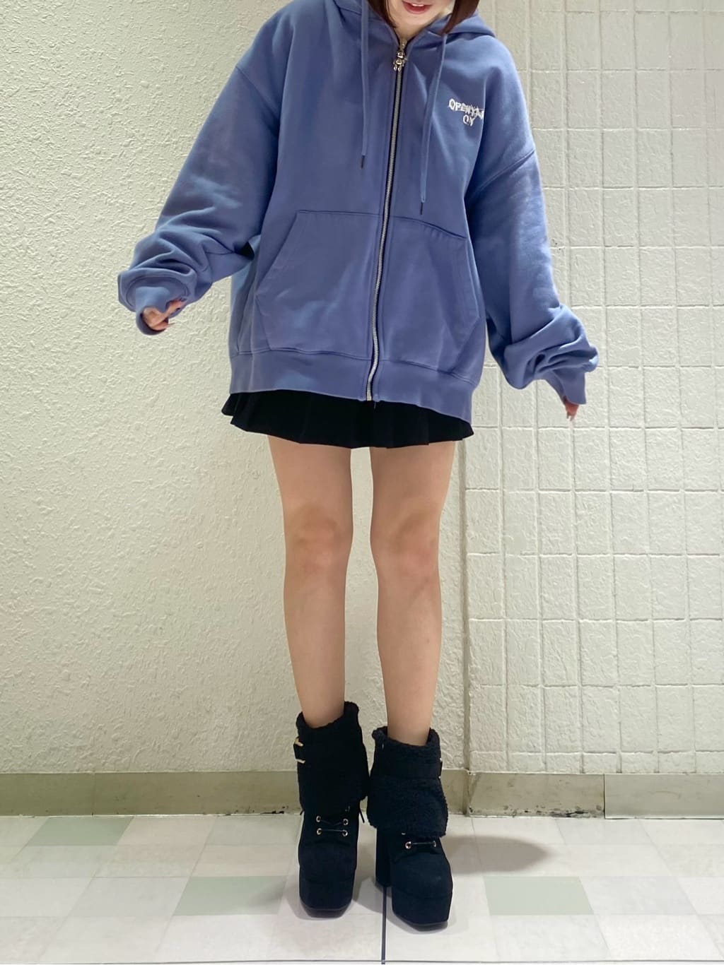 あさんの「ESPERANZA｜【ラク盛り／ショートブーツ】リピーター続出／脚長美脚 3WAYボアレースアップショートブーツ」を使ったコーディネート