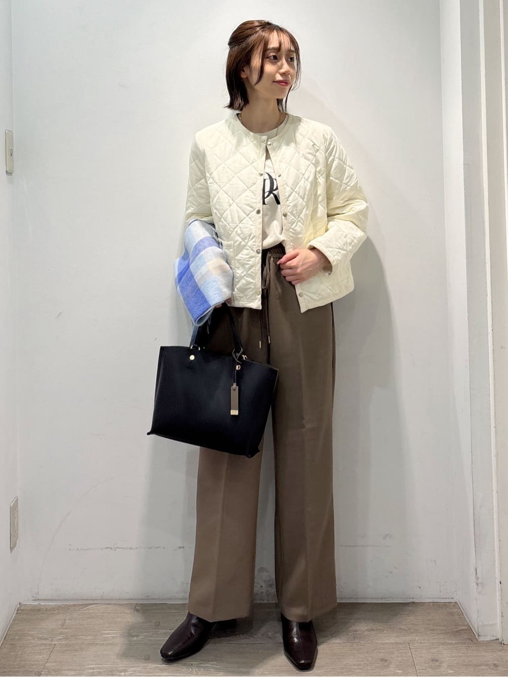 ぶまりんさんの「OPAQUE.CLIP｜ロングロゴTシャツ【洗濯機OK】」を使ったコーディネート
