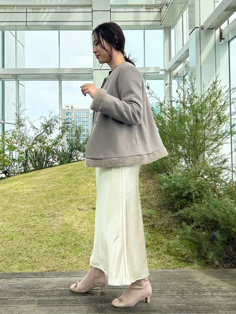 shinoさんの「Couture brooch｜シルキーヘビーサテンスカート」を使ったコーディネート