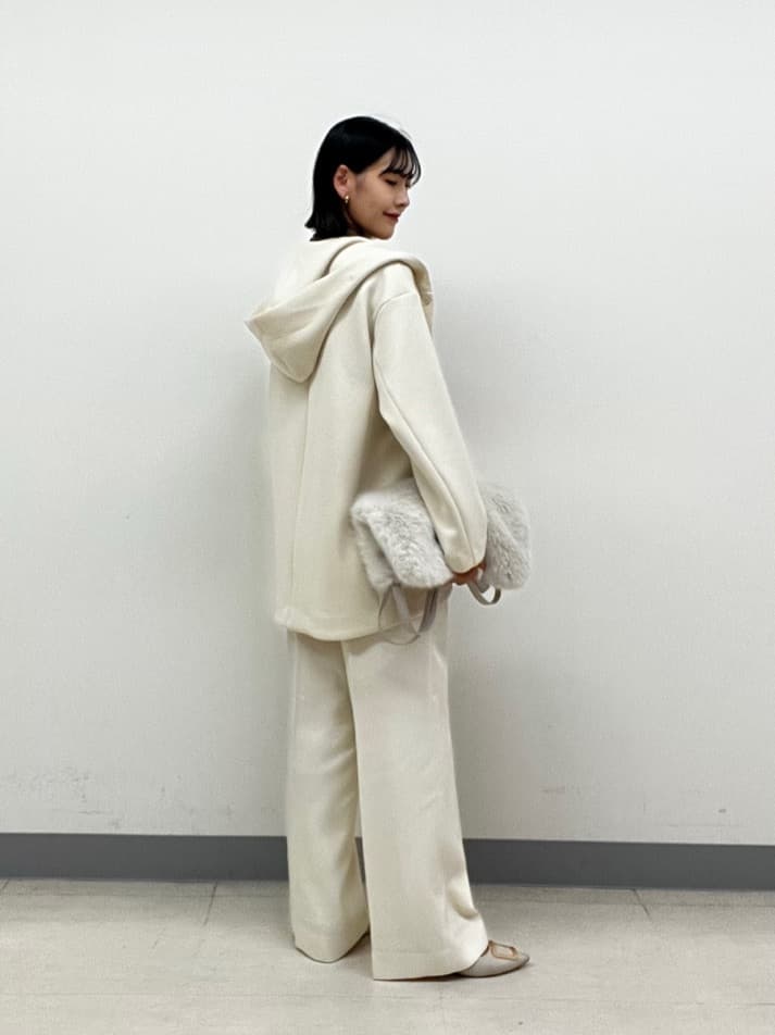 hinanoさんの「INDIVI｜【軽羽織り】フーディーライトコート」を使ったコーディネート