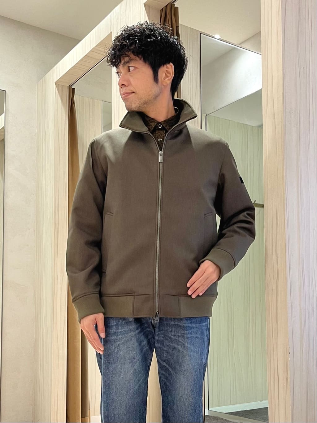 URAさんの「TAKEO KIKUCHI｜【JUST ONE LAYER】ダウンファブリック ジップアップ リブ ブルゾン」を使ったコーディネート