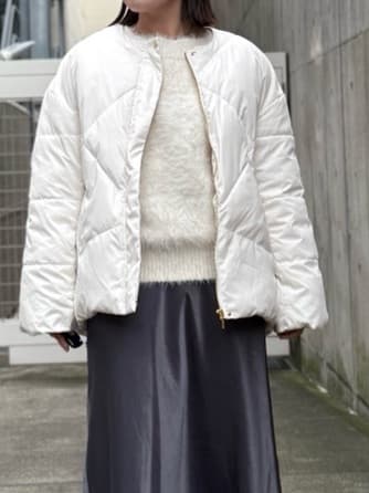 chさんの「THE SHOP TK｜きれいめにもカジュアルにも ノーカラーキルトジャケット」を使ったコーディネート