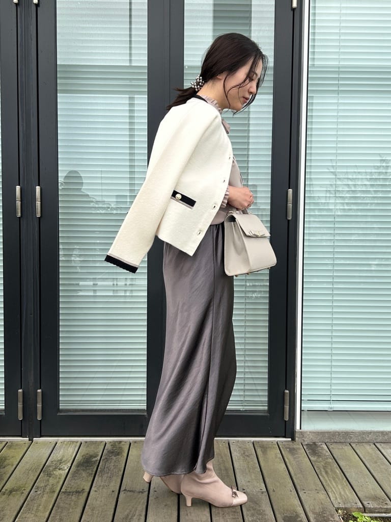 shinoさんの「Couture brooch｜【フェミニン・通勤】タイ付きピコフリルブラウス」を使ったコーディネート