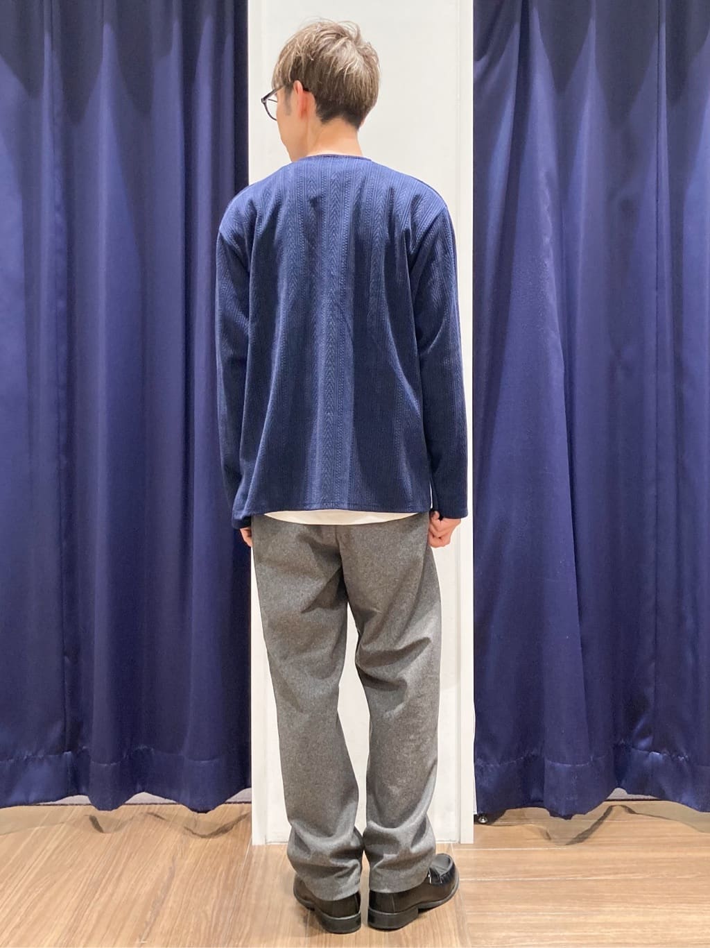 つーじーさんの「THE SHOP TK｜【セットでお買い得！】モールニットカーディガン＋長袖Tシャツ　洗濯機OK/吸水速乾・毛玉になりにくい」を使ったコーディネート
