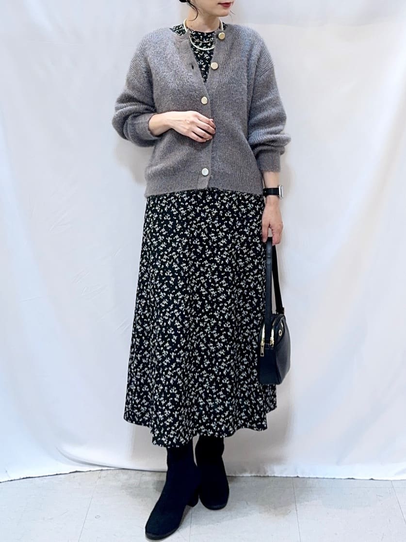 𝐇𝐢𝐫𝐨𝐦𝐢さんの「SHOO･LA･RUE｜【S-LL】クラシカルな 花柄ワンピース」を使ったコーディネート