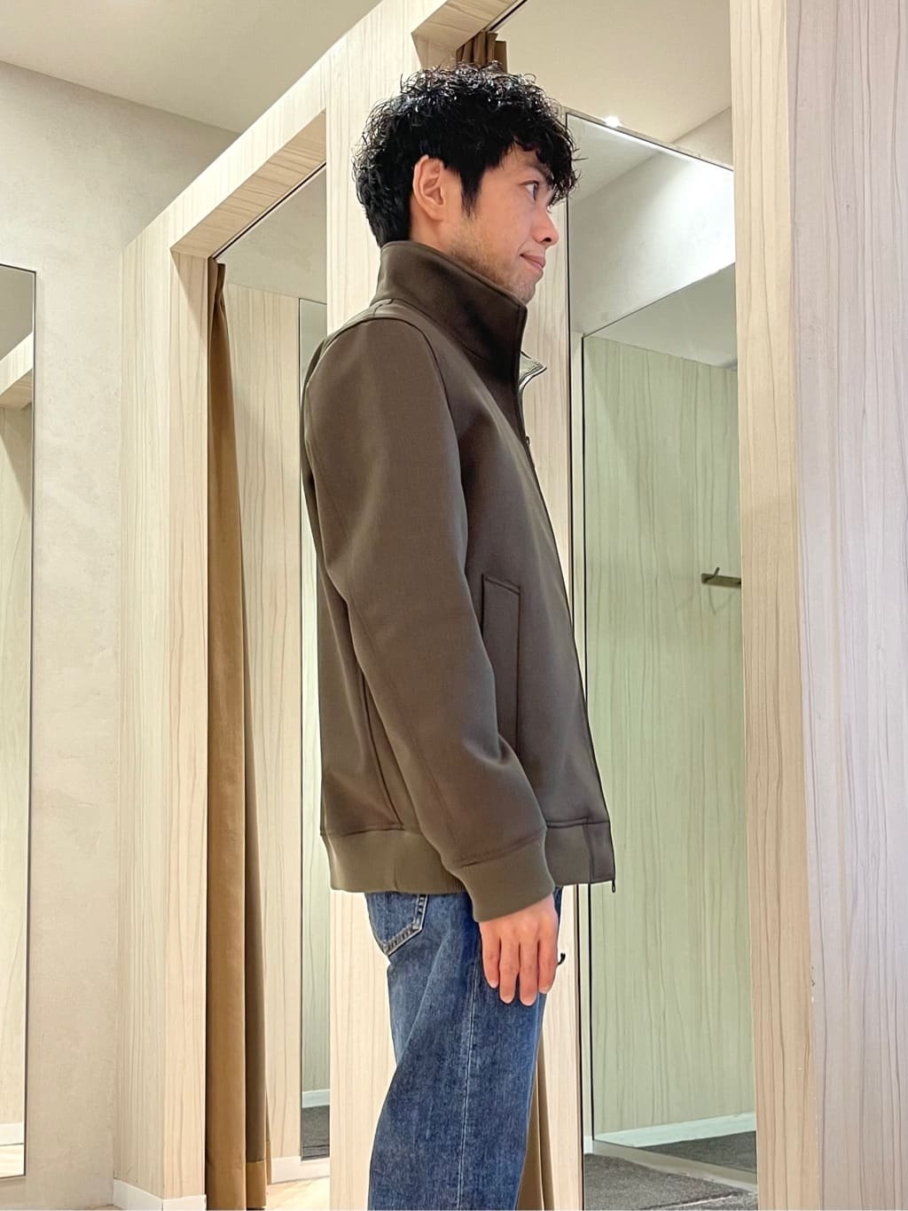 URAさんの「TAKEO KIKUCHI｜【JUST ONE LAYER】ダウンファブリック ジップアップ リブ ブルゾン」を使ったコーディネート