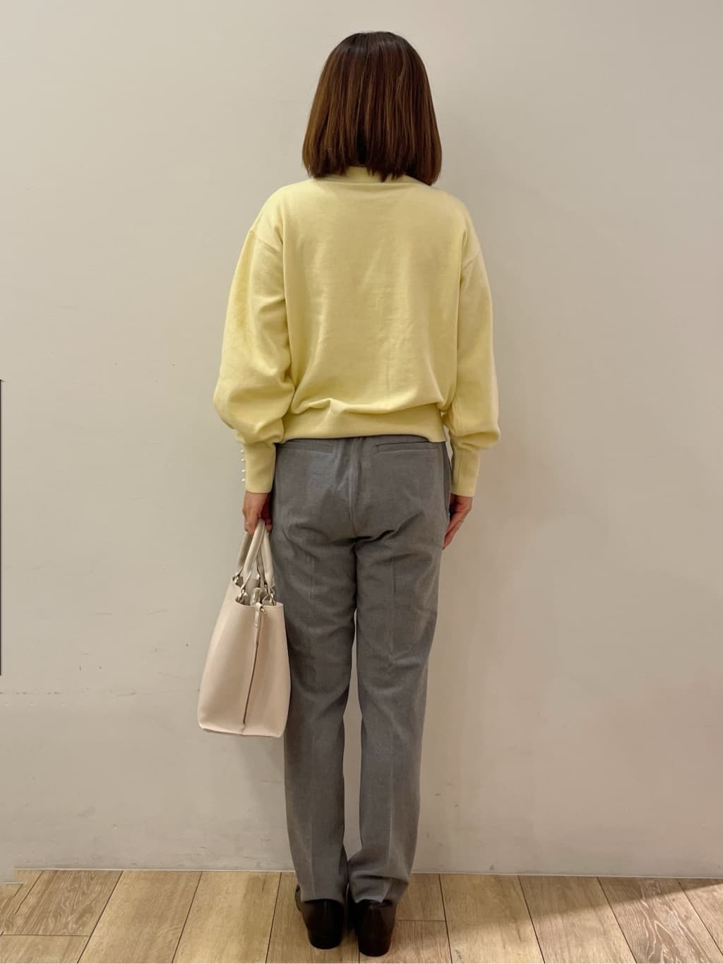 kcさんの「OPAQUE.CLIP｜ふんわりボトルネックパフスリーブニット【洗濯機OK】」を使ったコーディネート