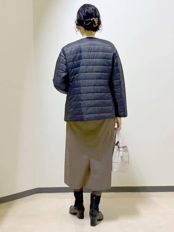 beni_gingerさんの「Reflect｜【すっきりシルエット】スエードライクジャンパースカ―ト」を使ったコーディネート