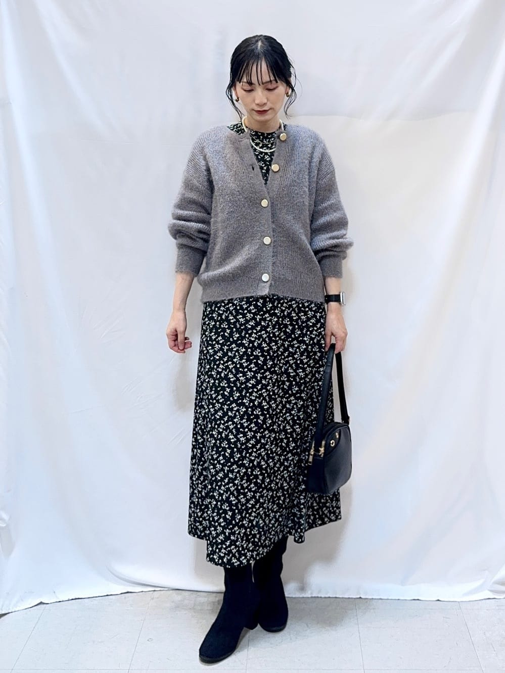 𝐇𝐢𝐫𝐨𝐦𝐢さんの「SHOO･LA･RUE｜【S-LL】クラシカルな 花柄ワンピース」を使ったコーディネート