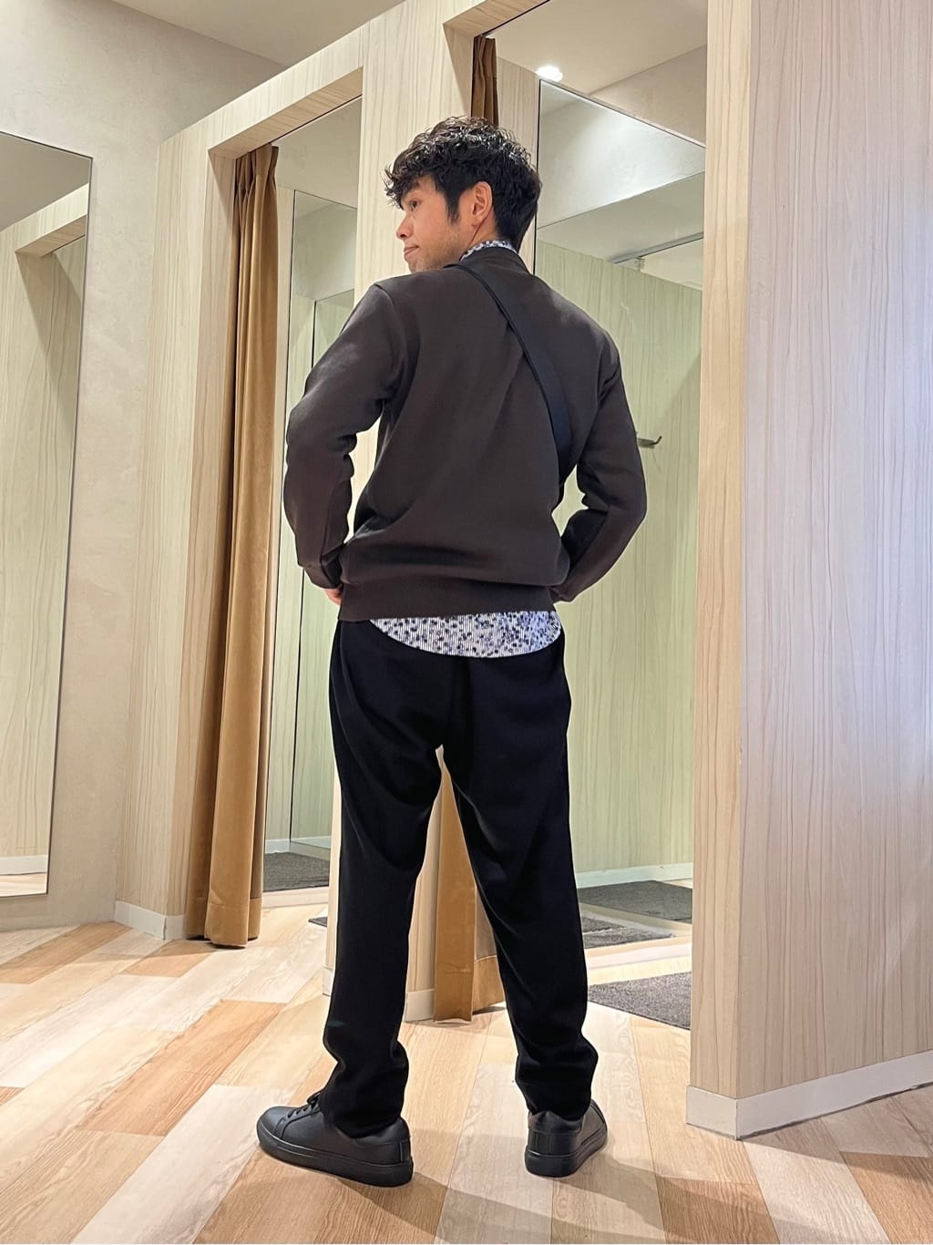 URAさんの「TAKEO KIKUCHI｜【Made in JAPAN】ビッグチェック＆スライドパズル柄 ニット」を使ったコーディネート