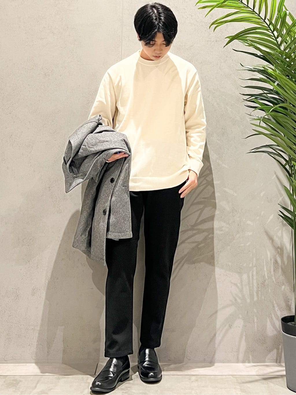 SHI-MAさんの「THE SHOP TK｜【触れるたびに心地良い】ライトモールニット　洗濯機OK/ユニセックスでおすすめ！」を使ったコーディネート