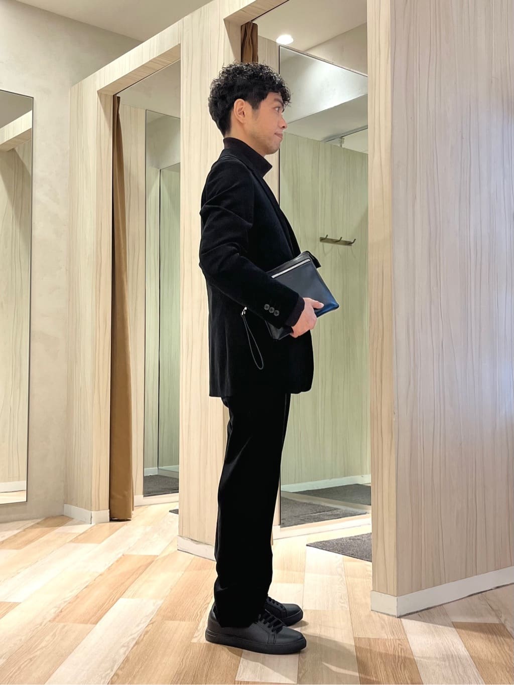 URAさんの「TAKEO KIKUCHI｜【Sサイズ～】ストレッチコーデュロイ ジャケット」を使ったコーディネート