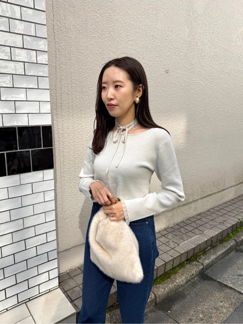 teiさんの「Couture brooch｜フェイクファーチェーンバッグ」を使ったコーディネート