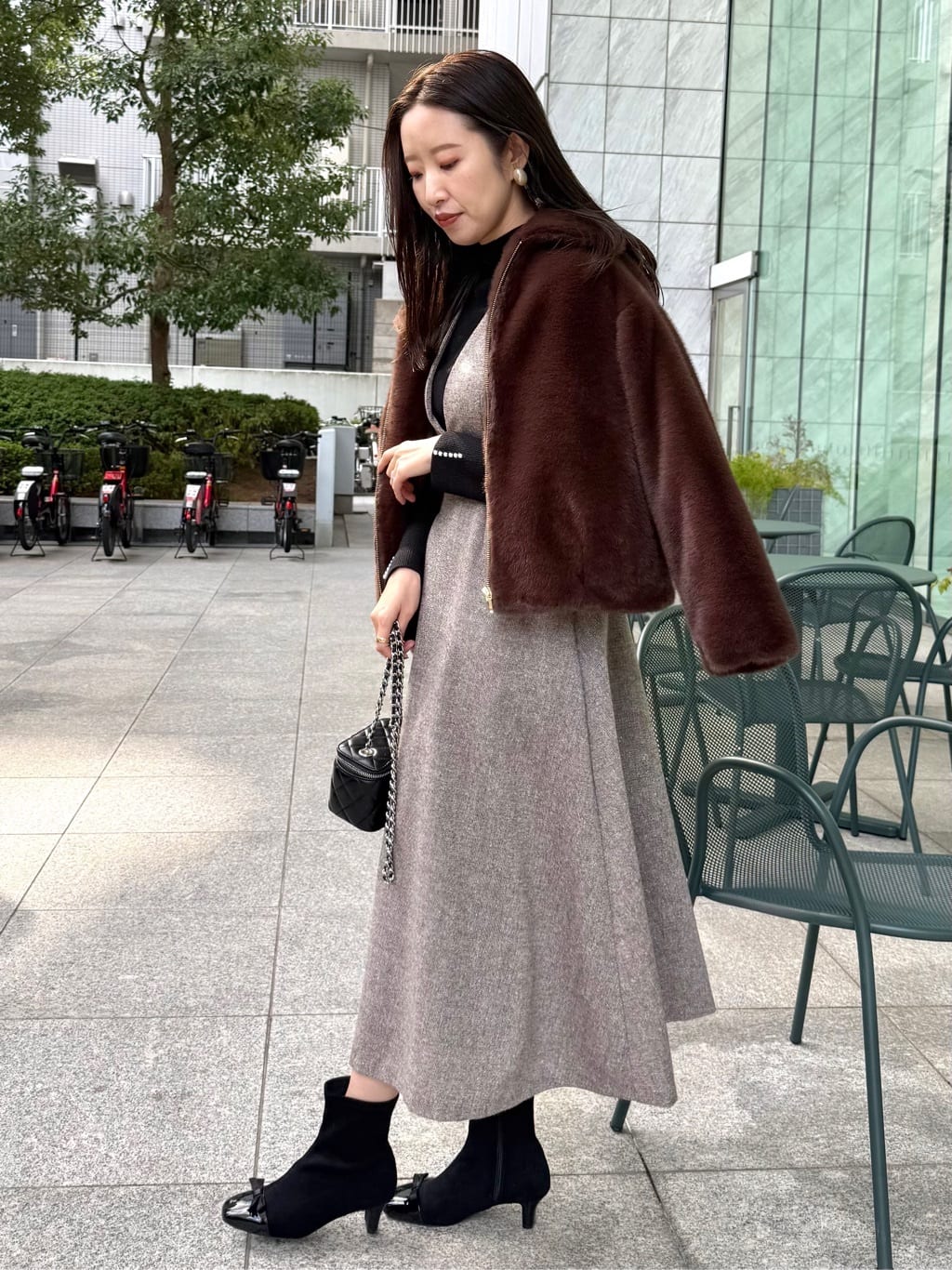 teiさんの「Couture brooch｜【多機能・フェミニン】パール調リブニット」を使ったコーディネート