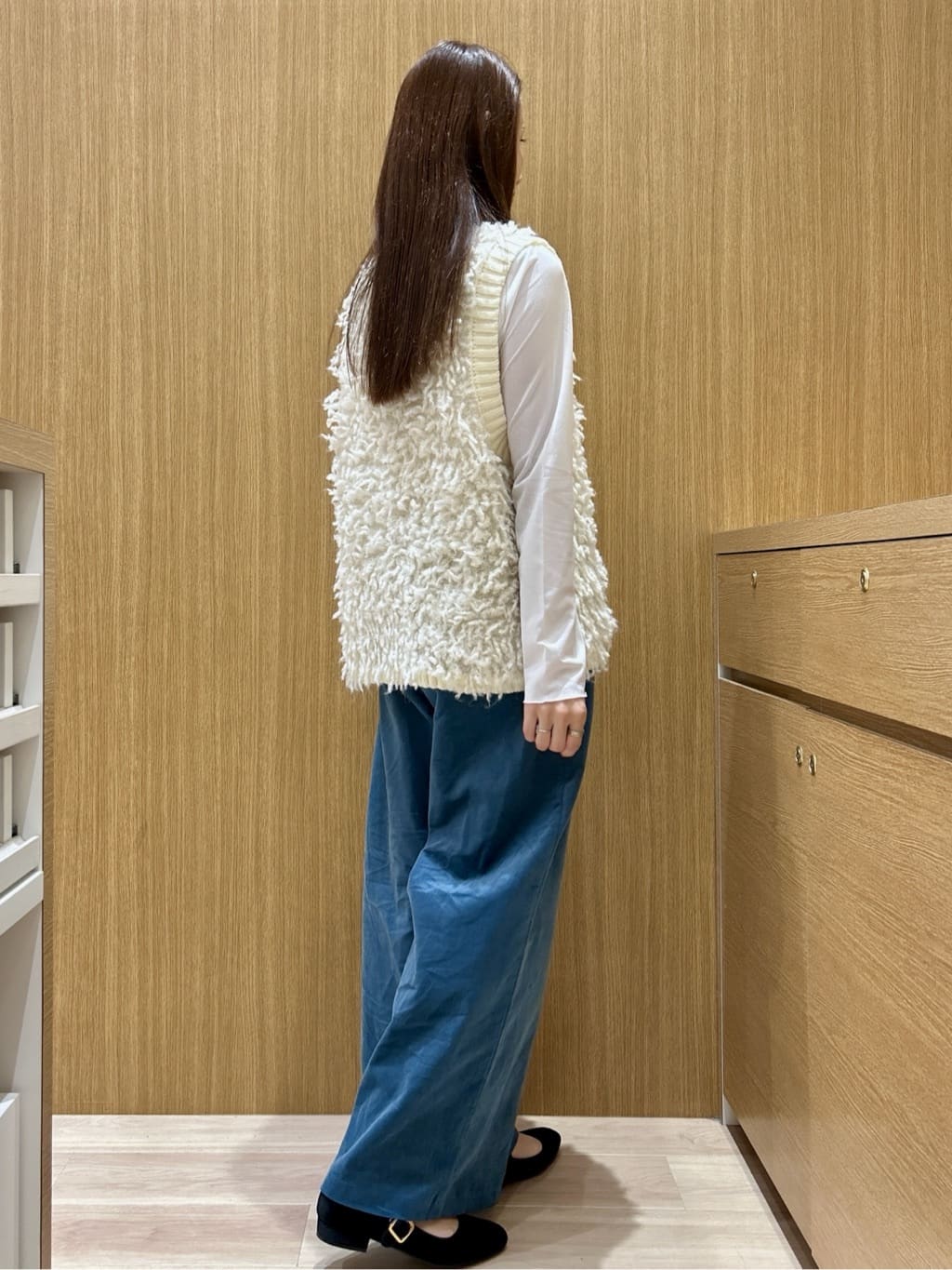 maiさんの「OPAQUE.CLIP｜ループヤーンニットベスト【洗濯機OK】」を使ったコーディネート