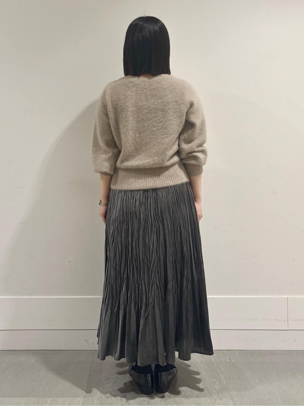 モエカさんの「UNTITLED｜【ふわふわニット/前後2WAY】フォックスカシミヤカーディガン」を使ったコーディネート