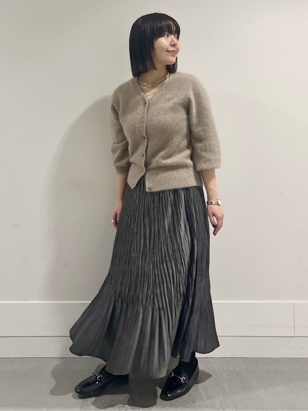 モエカさんの「UNTITLED｜【ふわふわニット/前後2WAY】フォックスカシミヤカーディガン」を使ったコーディネート