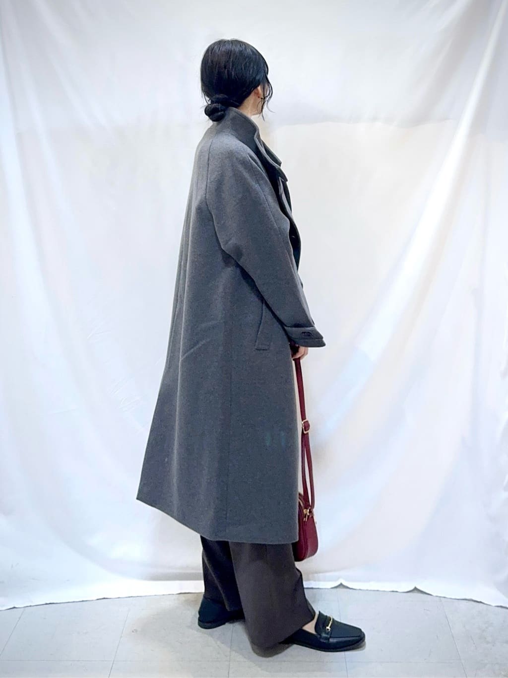 𝐇𝐢𝐫𝐨𝐦𝐢さんの「SHOO･LA･RUE｜【洗濯機可/S-LL/高レビュー】上品シルエットで美しい イージーワイドパンツ」を使ったコーディネート