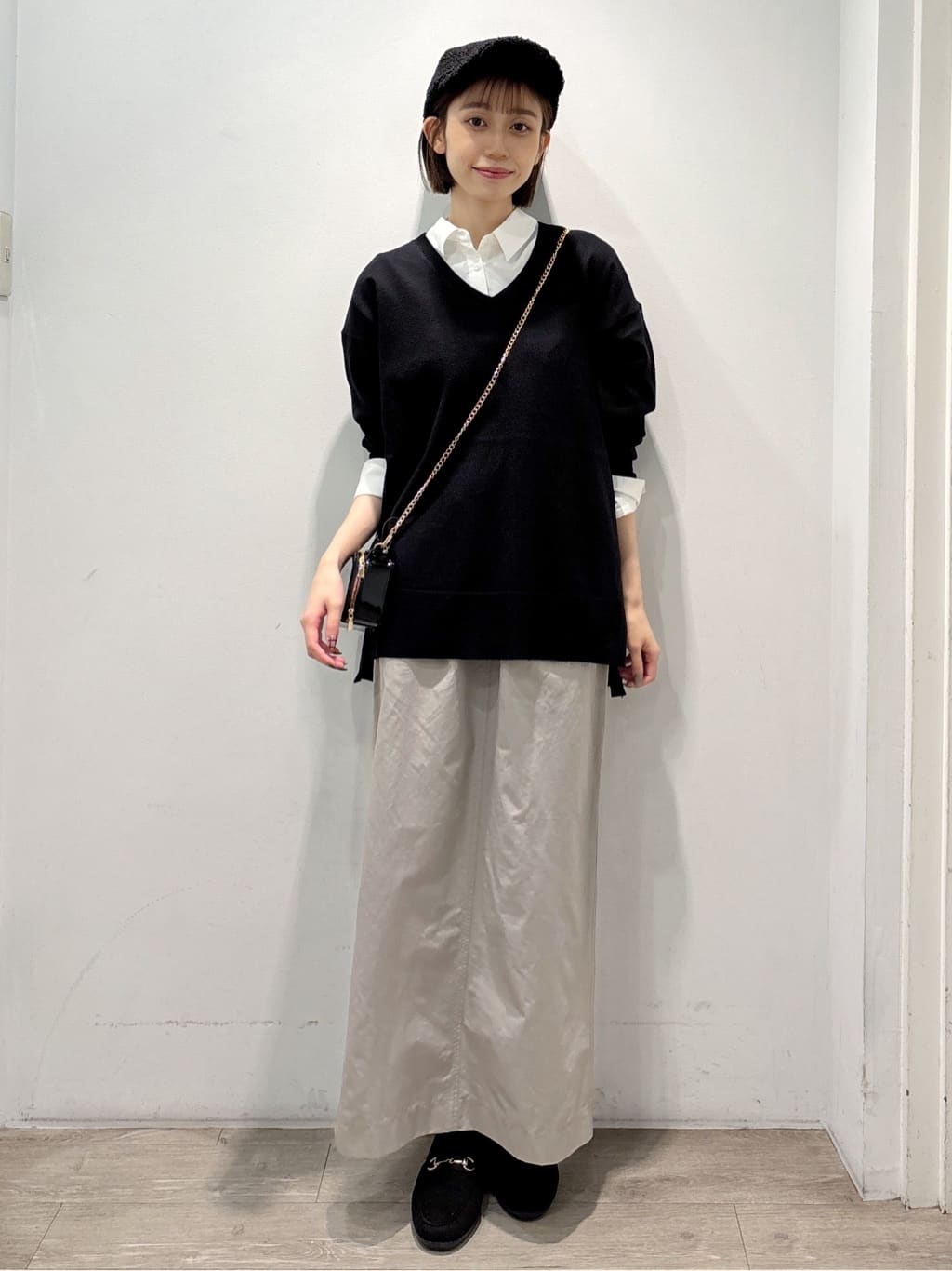 ぶまりんさんの「OPAQUE.CLIP｜Vネックニット／エクストラファインメリノウール【THEシリーズ／洗濯機OK】」を使ったコーディネート