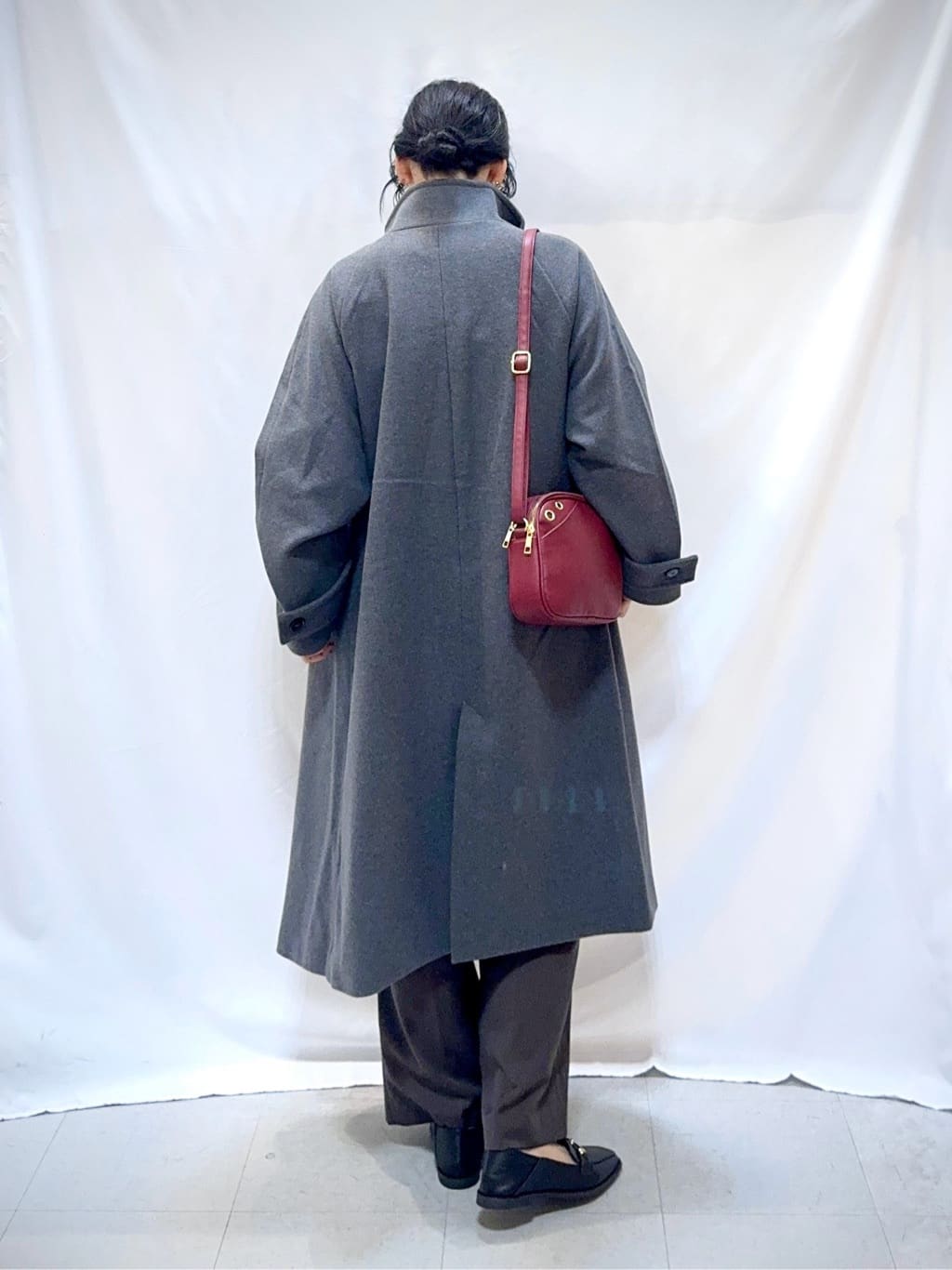 𝐇𝐢𝐫𝐨𝐦𝐢さんの「SHOO･LA･RUE｜【洗濯機可/S-LL/高レビュー】上品シルエットで美しい イージーワイドパンツ」を使ったコーディネート